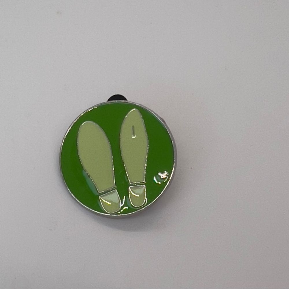 Disney Hidden Mickey Goofy's Feet Walt Disney World Collectible Pin From 2014 View 2